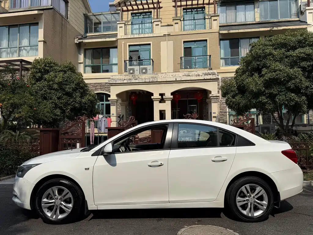 Chevrolet Cruze — миниатюра 9