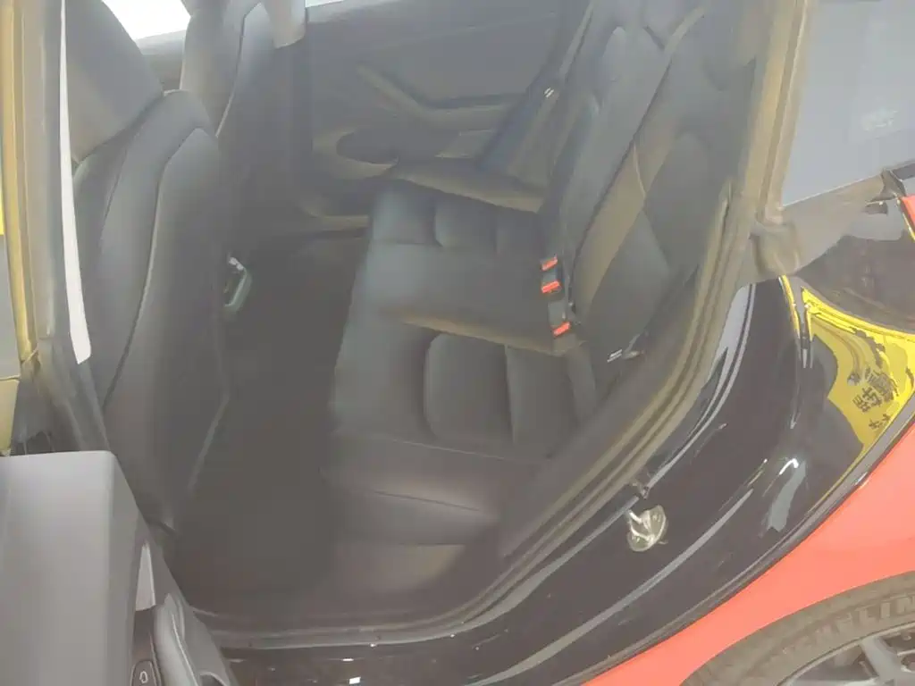 Tesla Model 3 — миниатюра 17