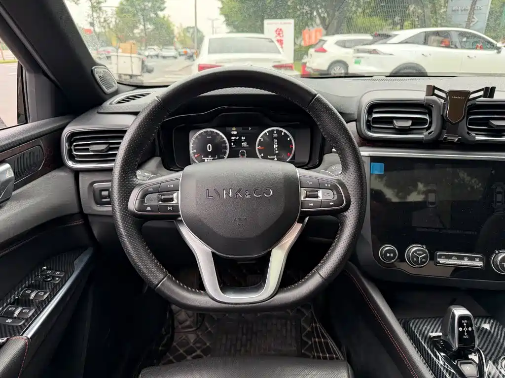Lynk & Co 03 — миниатюра 14