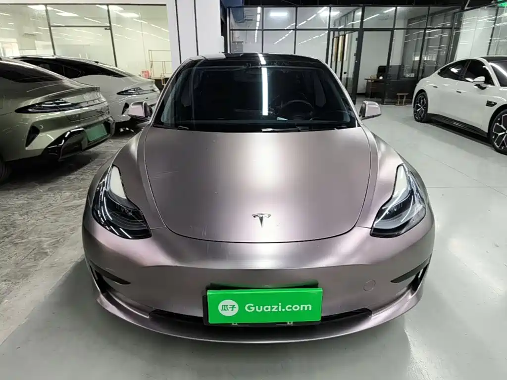 Tesla Model 3 — миниатюра 3