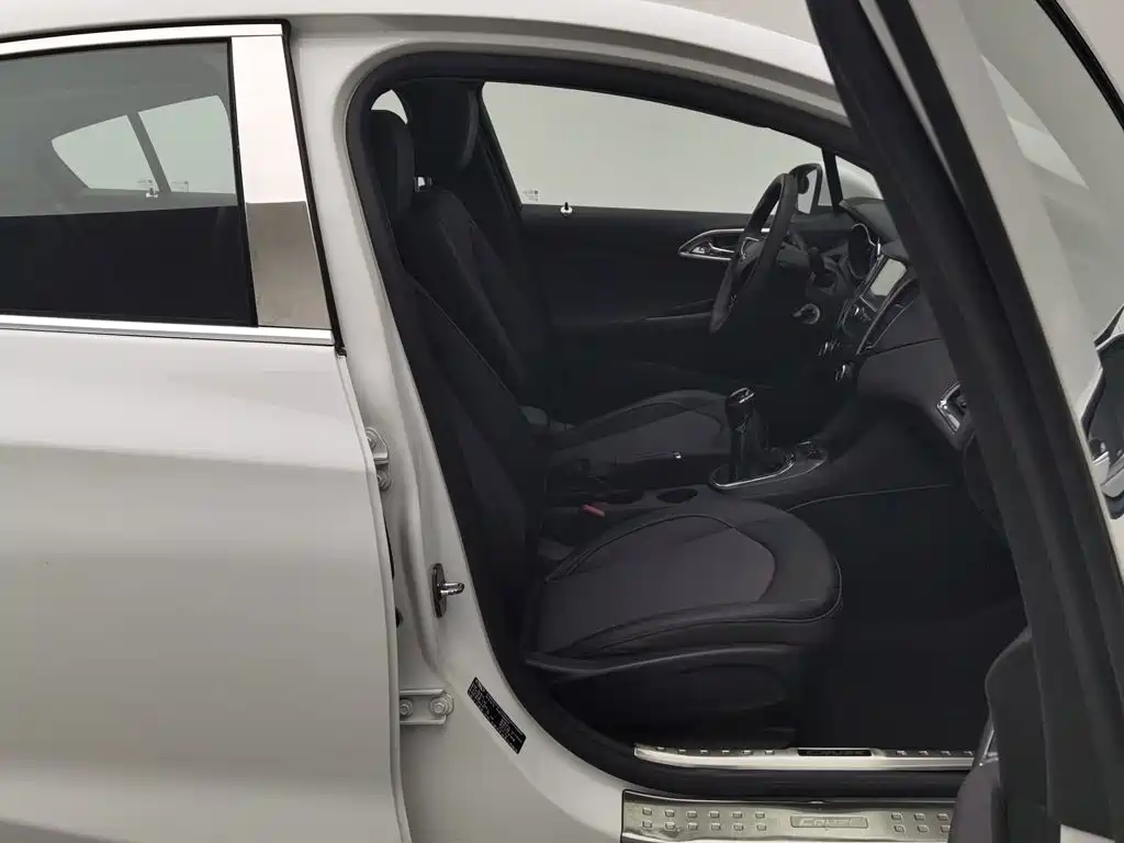 Chevrolet Cruze — миниатюра 23