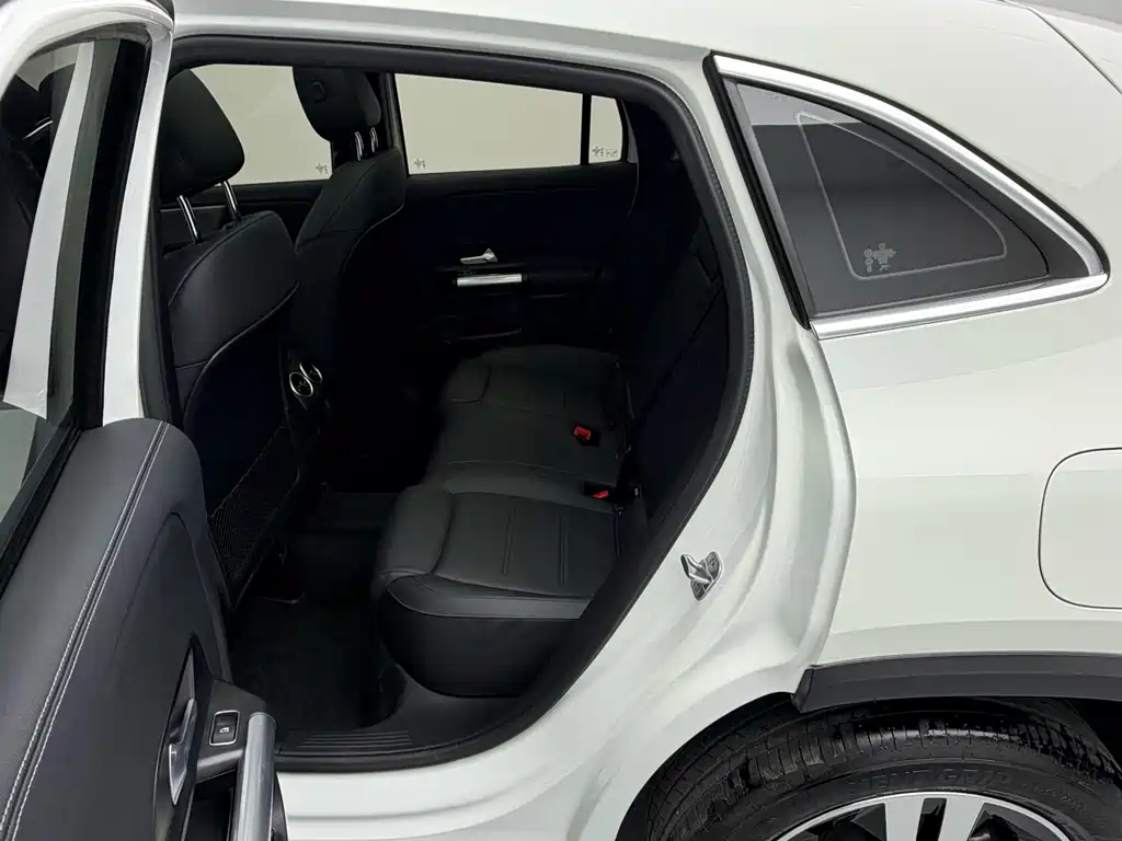 Mercedes-Benz GLA — миниатюра 11
