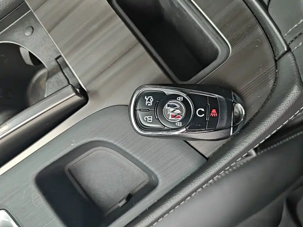 Buick LaCrosse — миниатюра 9