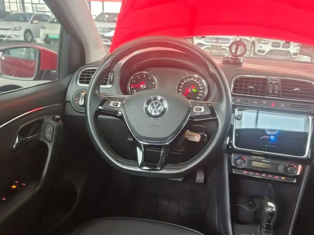 Volkswagen Polo — миниатюра 11