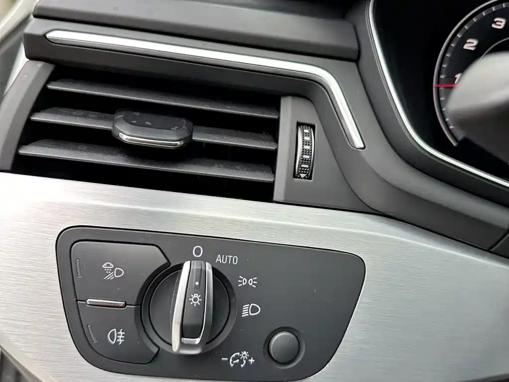 Audi A4L — миниатюра 23