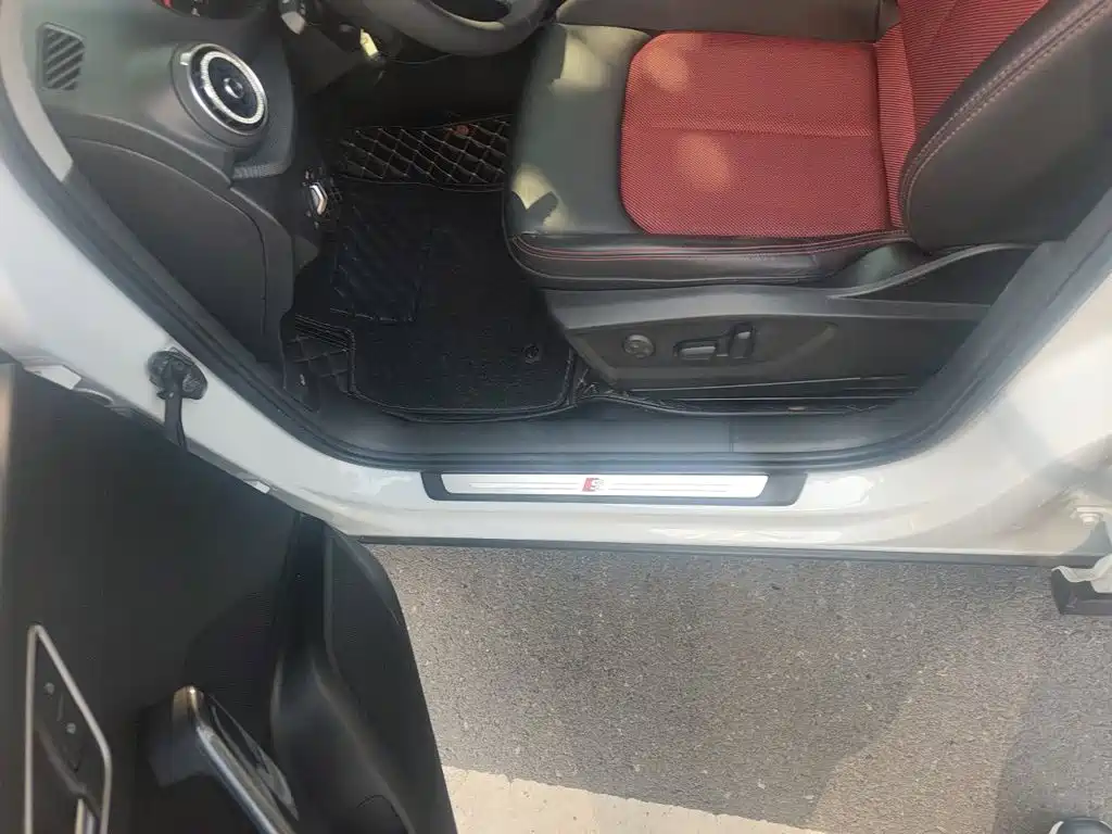 Audi Q2L — миниатюра 19