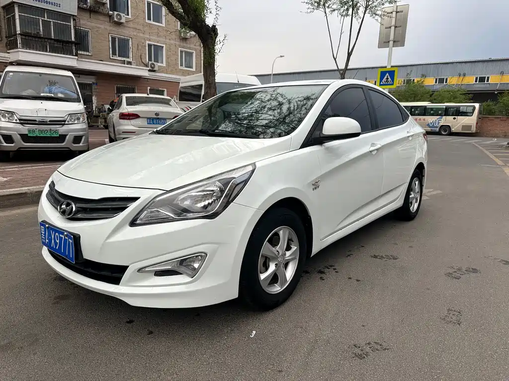 Hyundai Verna 2015