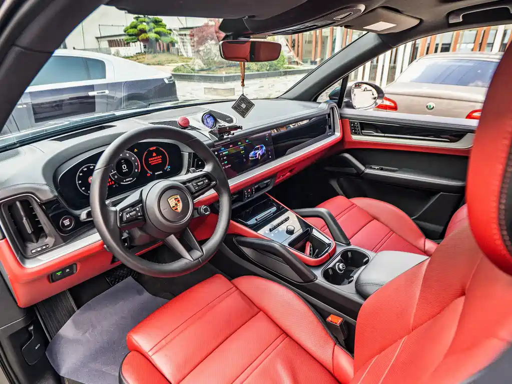 Porsche Cayenne — миниатюра 6