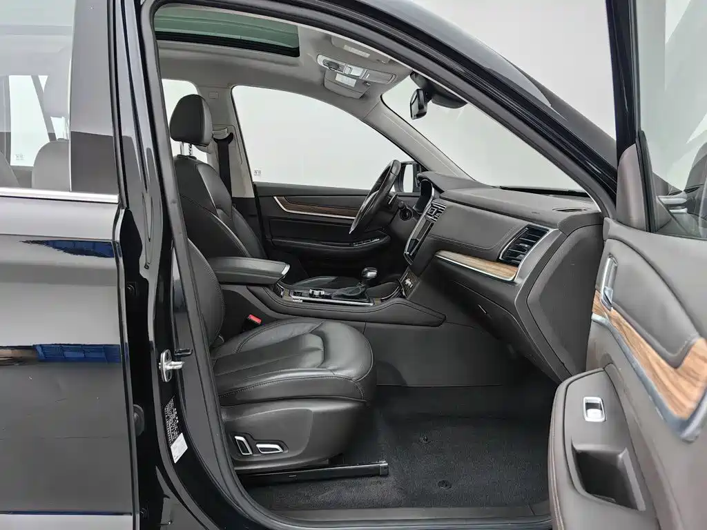 Roewe RX8 — миниатюра 23