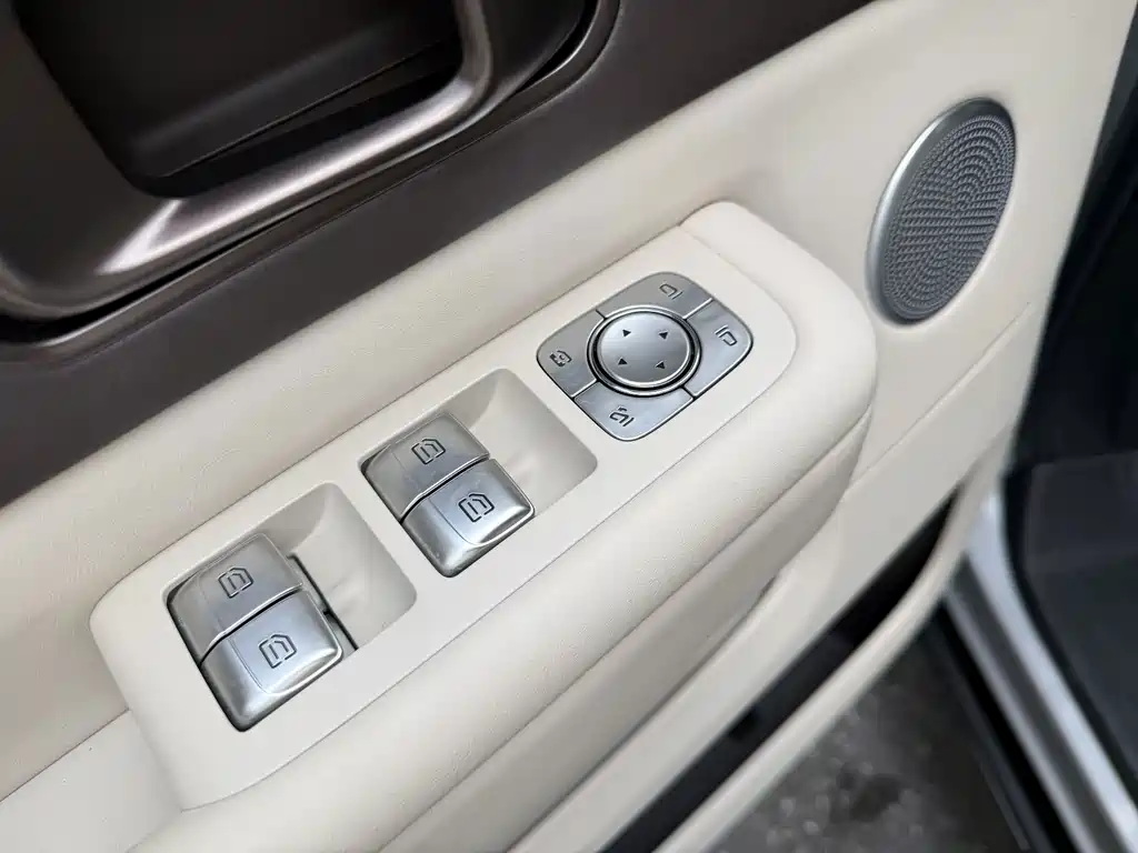 Li Auto Li MEGA — миниатюра 8