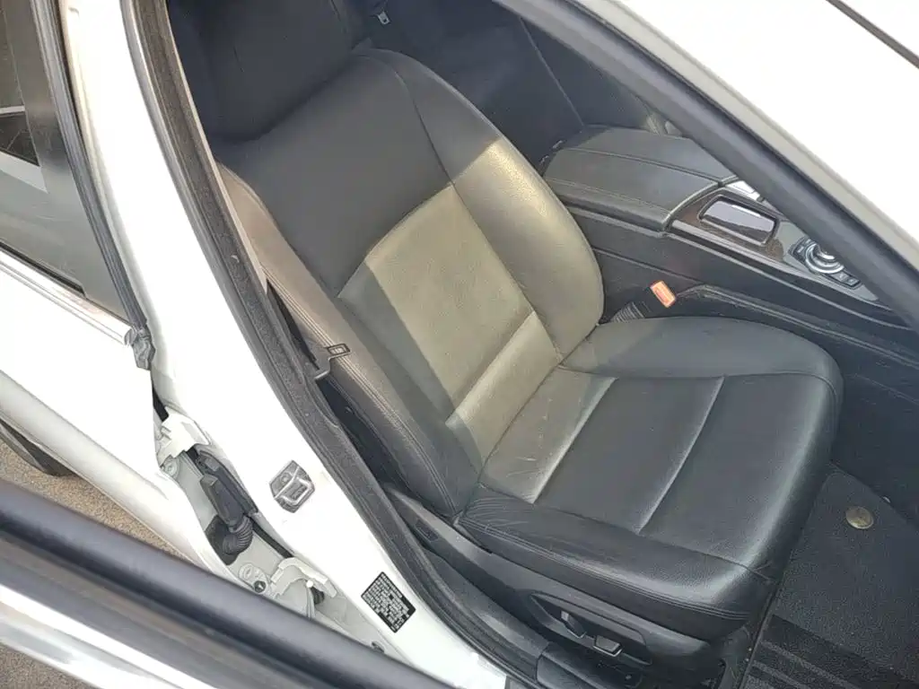 BMW 5 Series — миниатюра 25