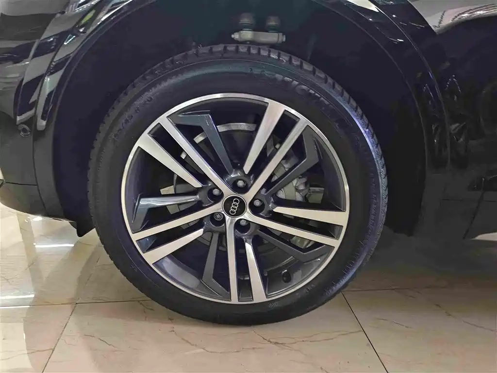 Audi Q5L — миниатюра 8