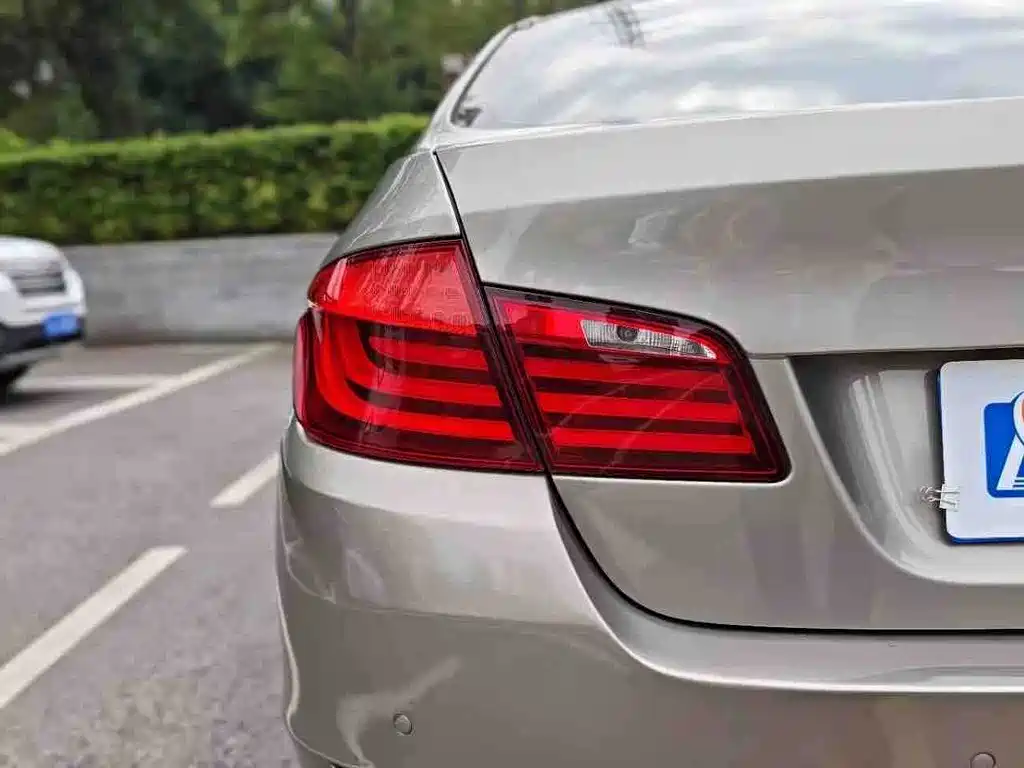BMW 5 Series — миниатюра 28