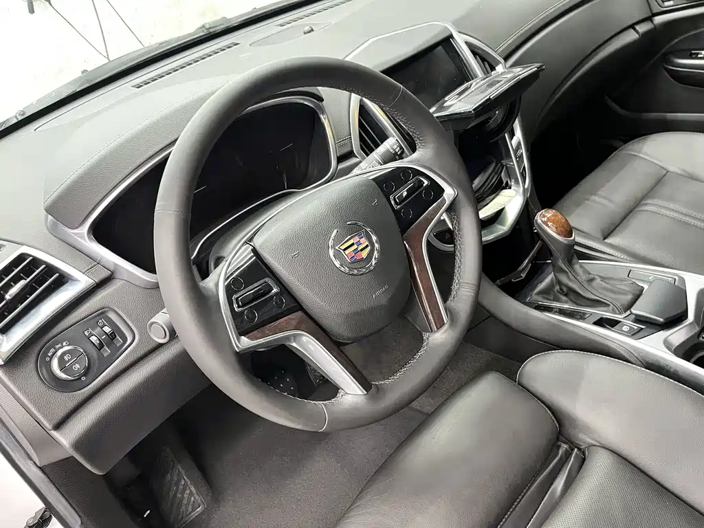 Cadillac SRX — миниатюра 7
