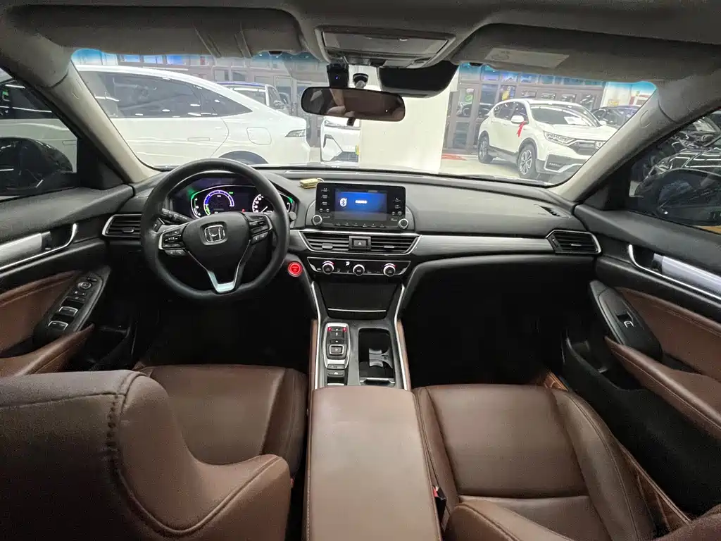 Honda Inspire - фото 6