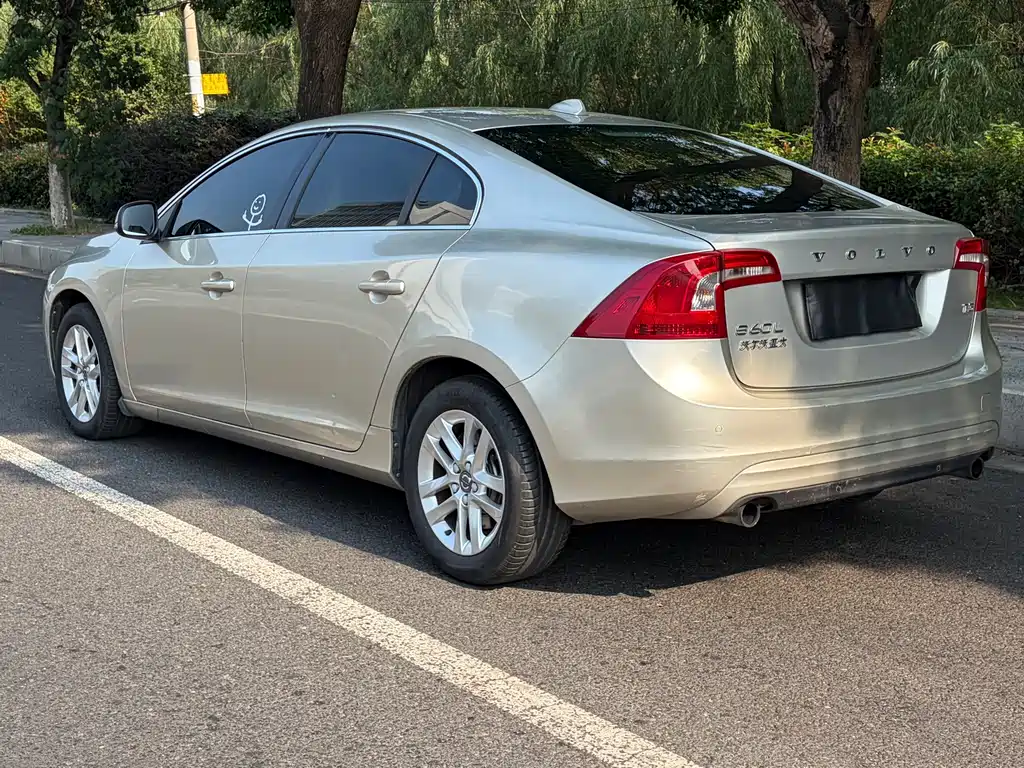 Volvo S60 — миниатюра 4