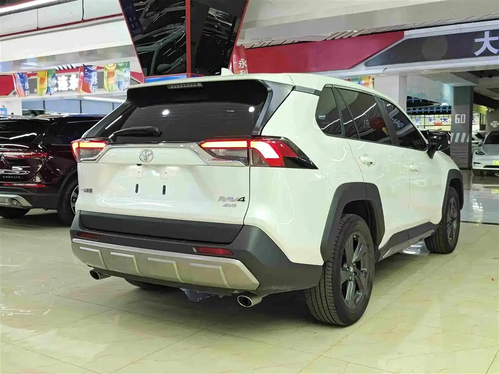 Toyota RAV4 — миниатюра 17