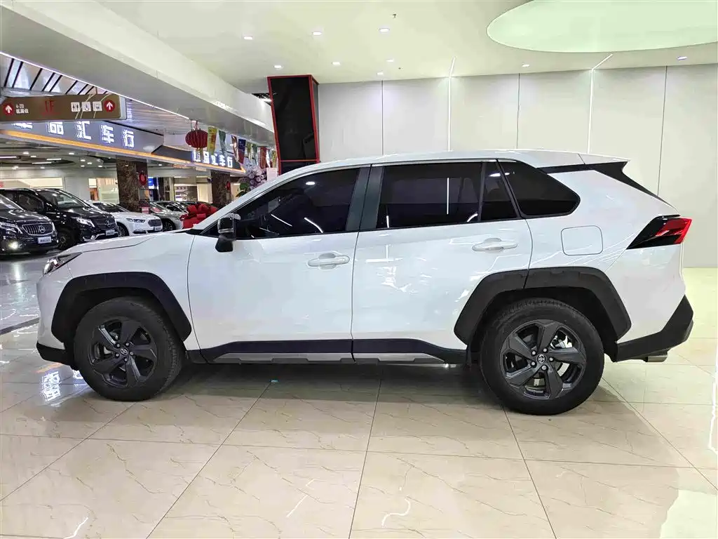 Toyota RAV4 — миниатюра 16