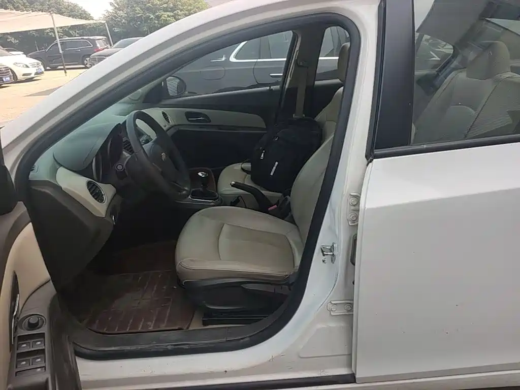 Chevrolet Cruze — миниатюра 15