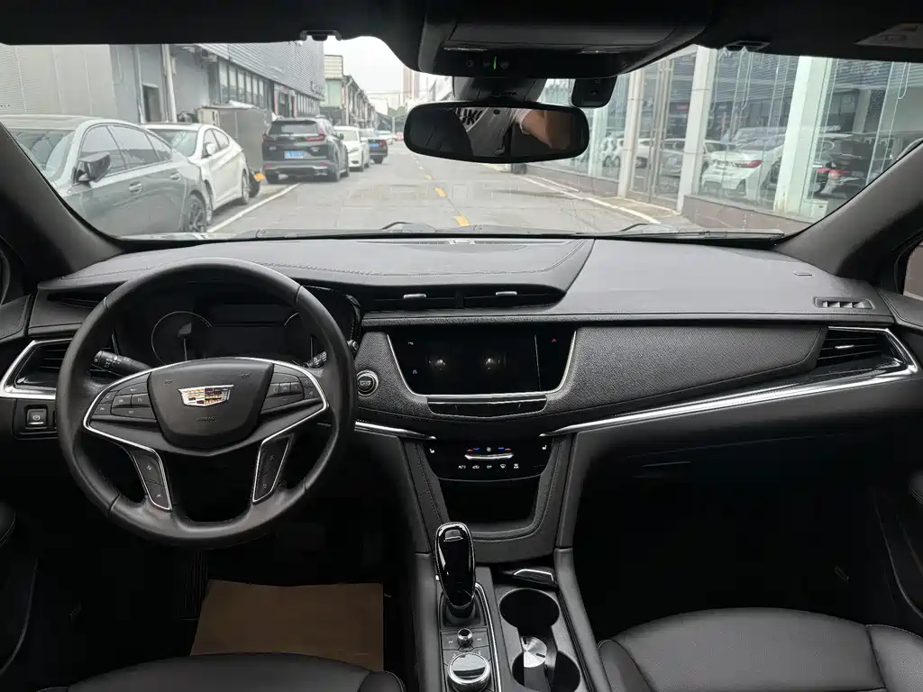 Cadillac XT5 — миниатюра 5