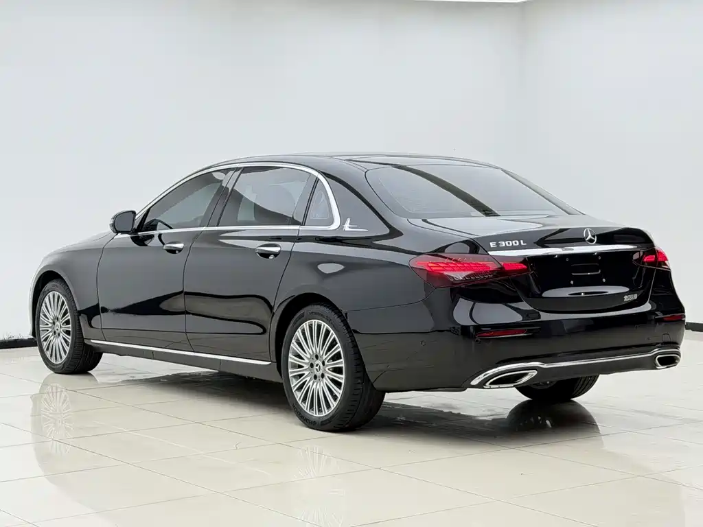 Mercedes-Benz E-Class — миниатюра 24
