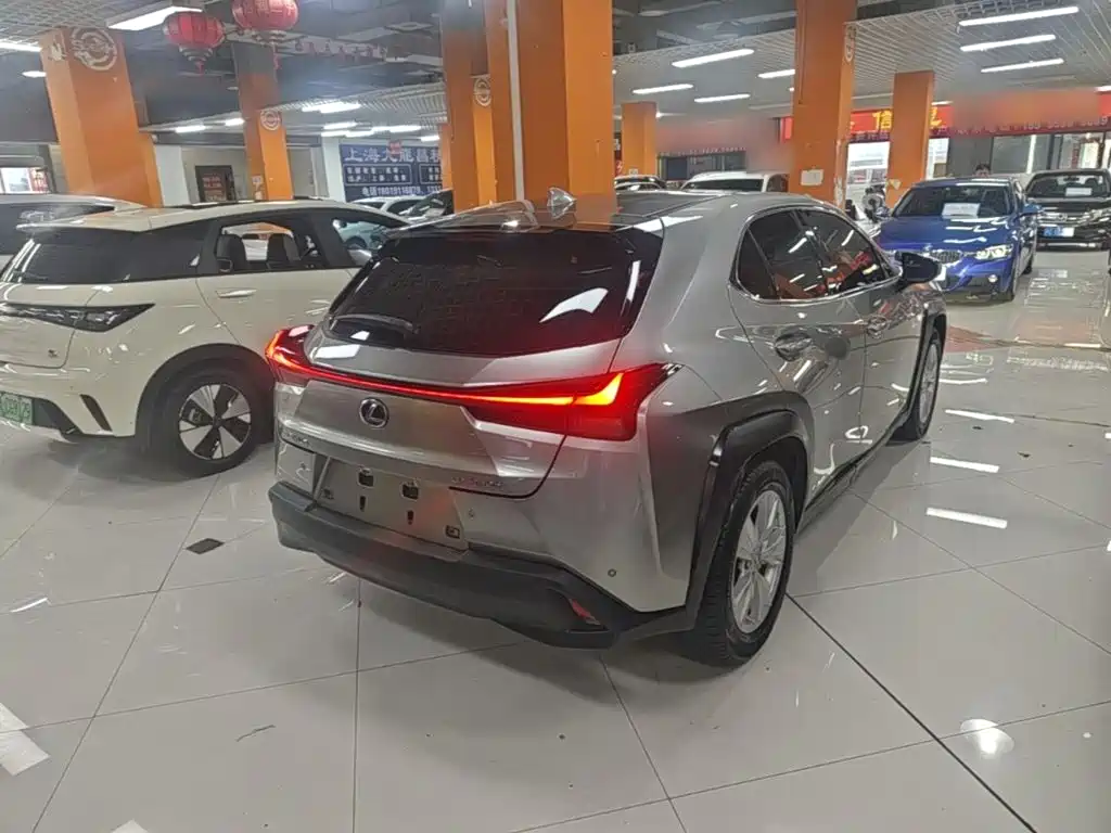 Lexus UX — миниатюра 7