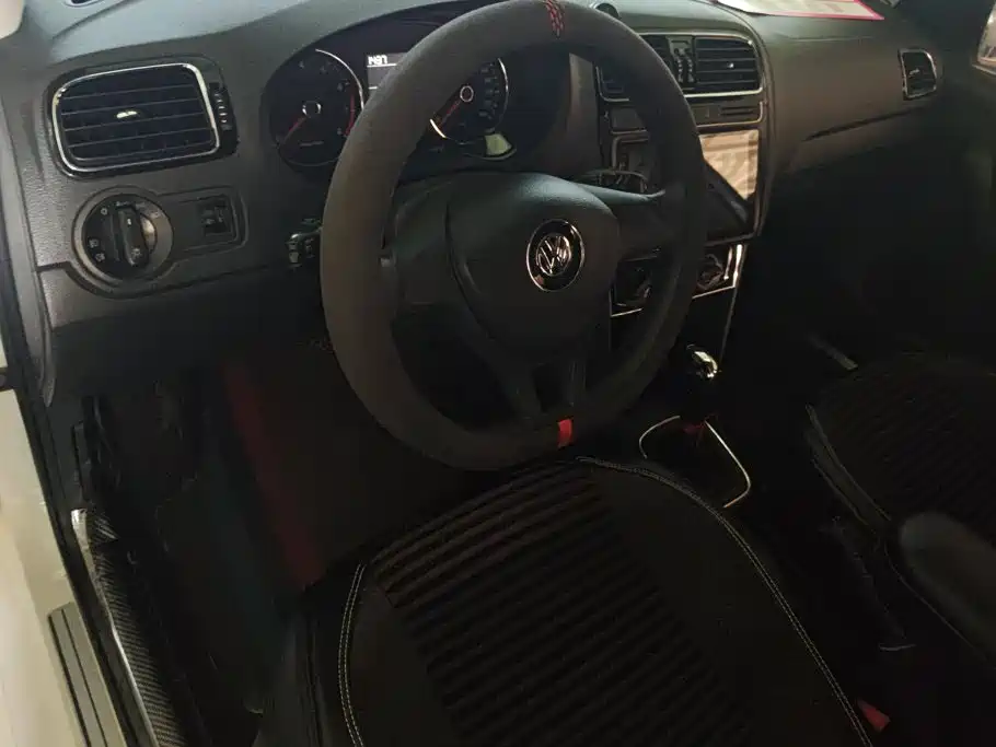 Volkswagen Polo — миниатюра 12