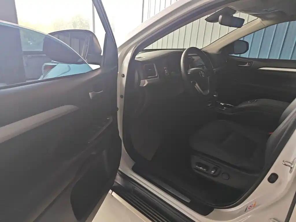 Toyota Highlander — миниатюра 16