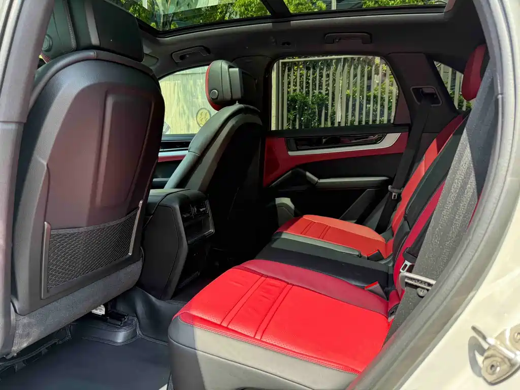 Porsche Cayenne — миниатюра 10