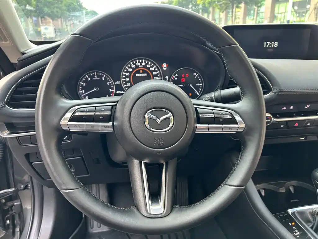 Mazda 3 Axela — миниатюра 16