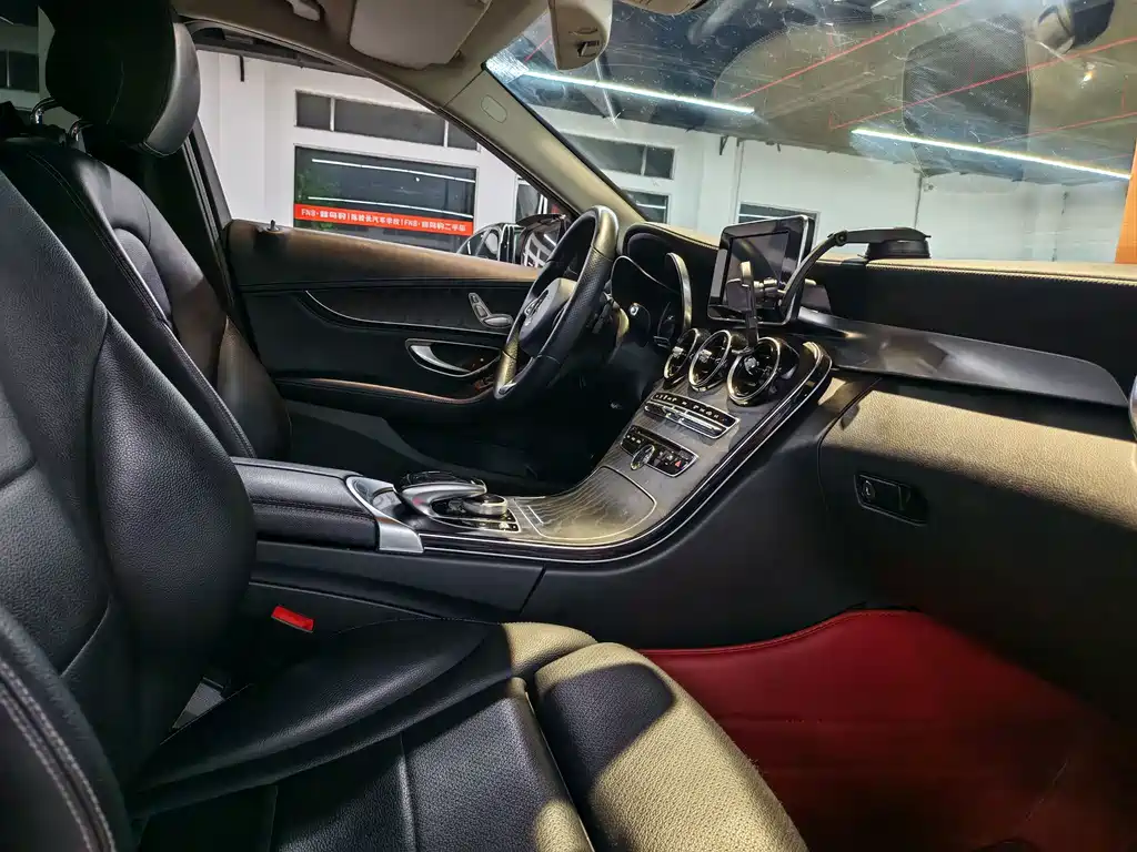 Mercedes-Benz C-Class — миниатюра 10