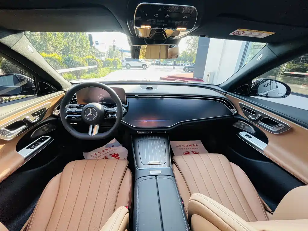Mercedes-Benz E-Class — миниатюра 8