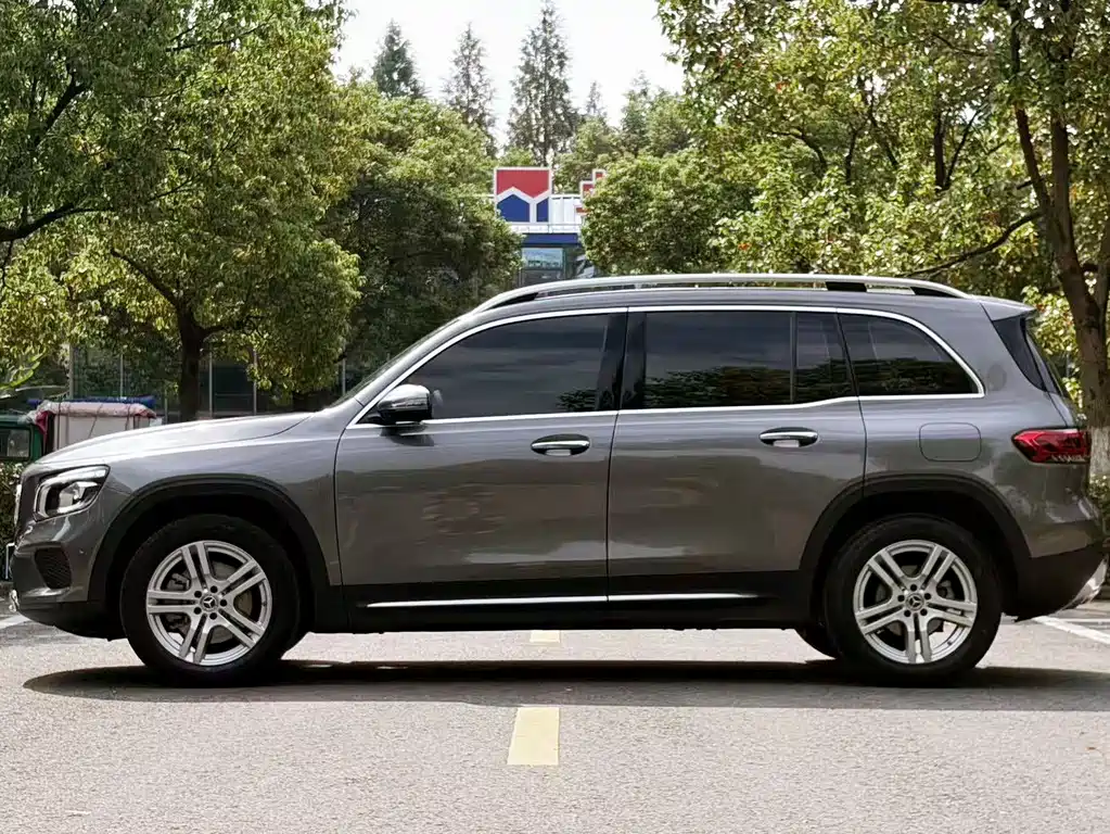 Mercedes-Benz GLB — миниатюра 8