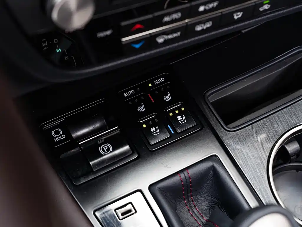 Lexus RX — миниатюра 17