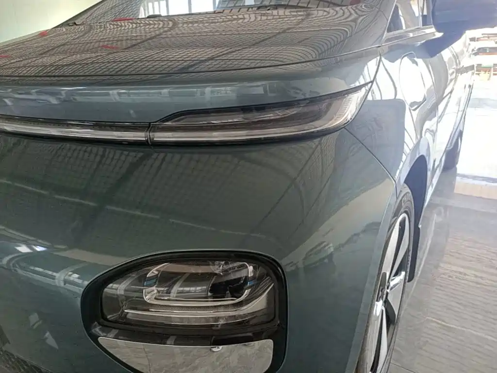 Baojun Yunduo — миниатюра 24