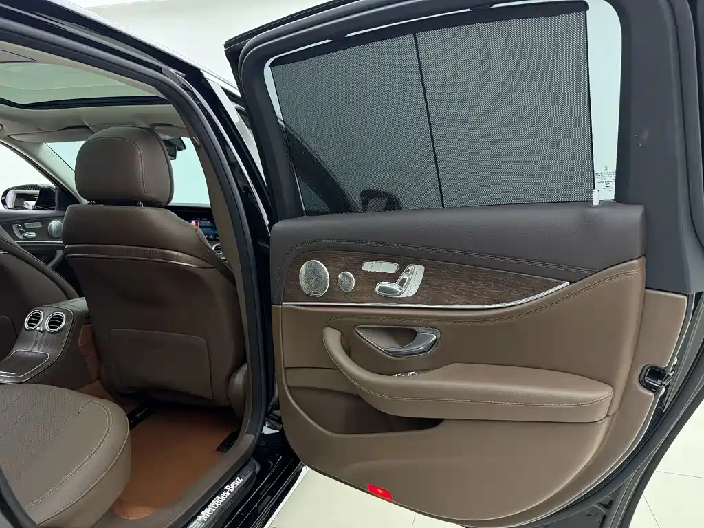 Mercedes-Benz E-Class — миниатюра 23