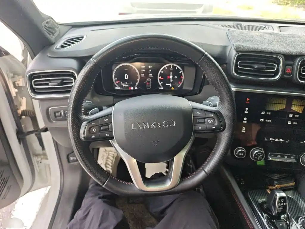 Lynk & Co 03 — миниатюра 6