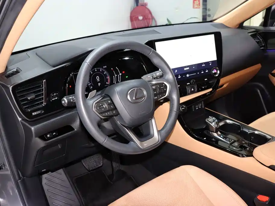 Lexus NX — миниатюра 9