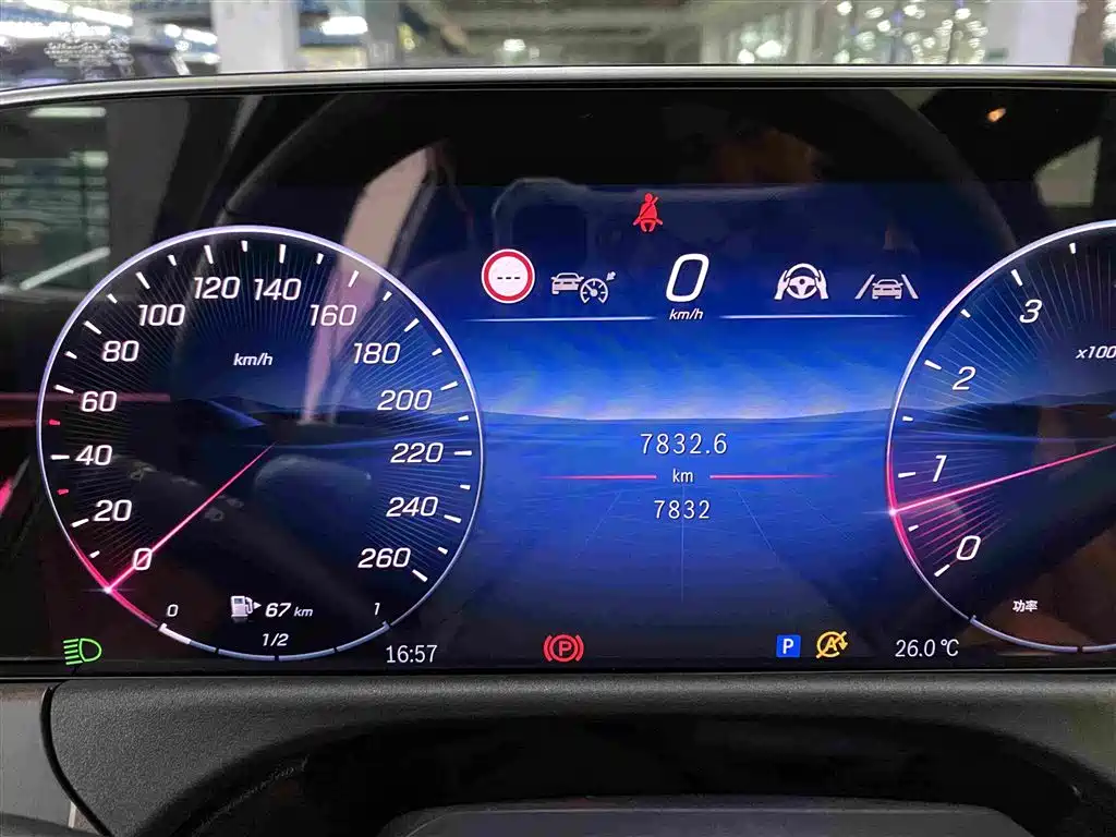 Mercedes-Benz E-Class — миниатюра 13