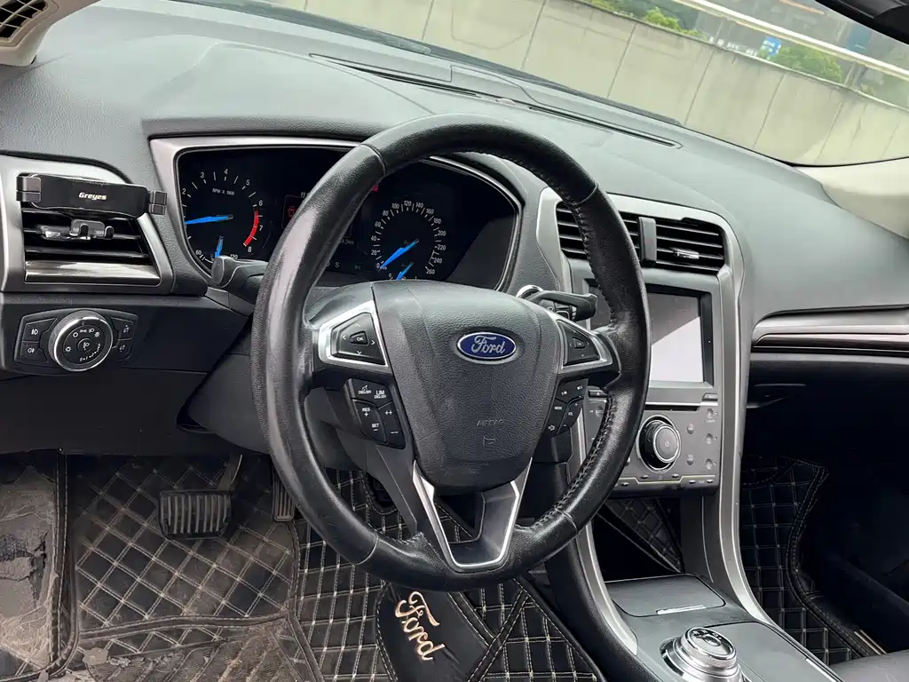 Ford Mondeo — миниатюра 11