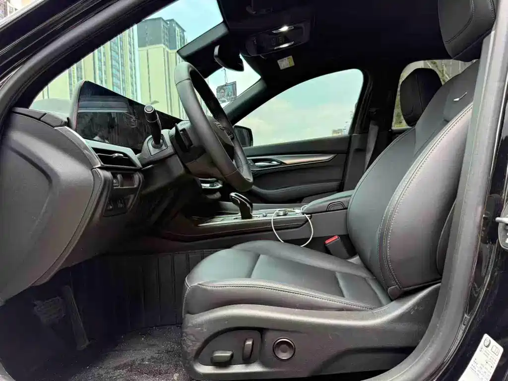 Cadillac CT5 — миниатюра 6