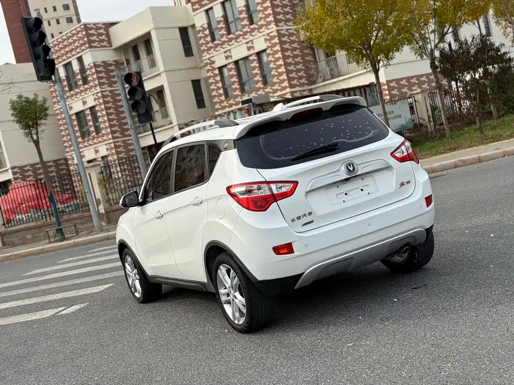 CHANGAN CS35