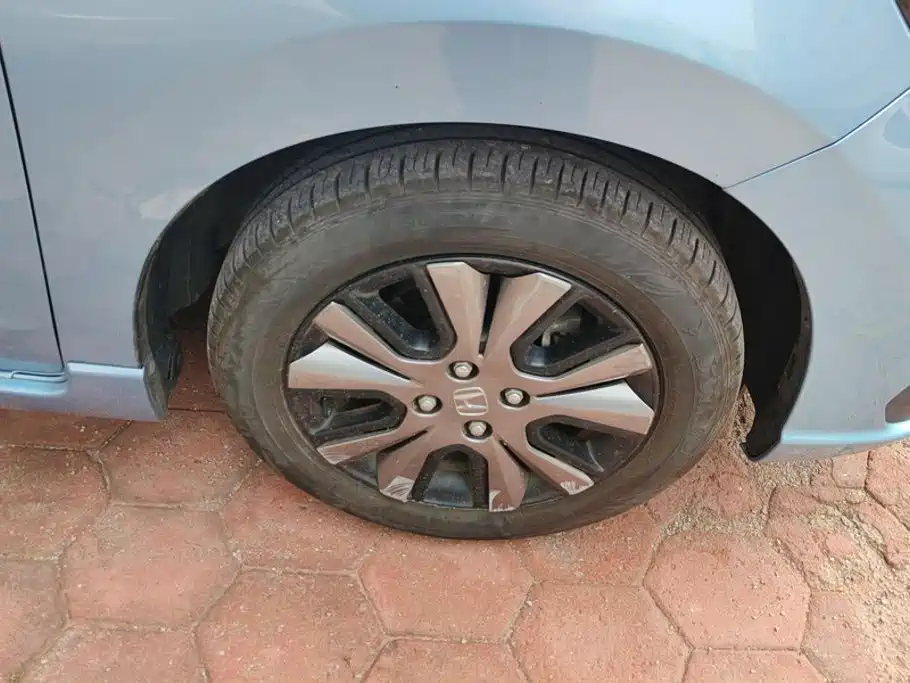 Honda Fit — миниатюра 6