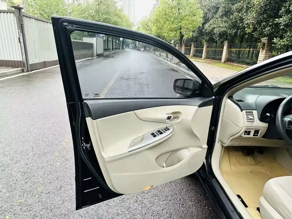 Toyota Corolla — миниатюра 14