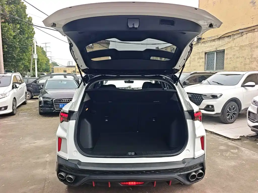 Geely Binyue — миниатюра 19