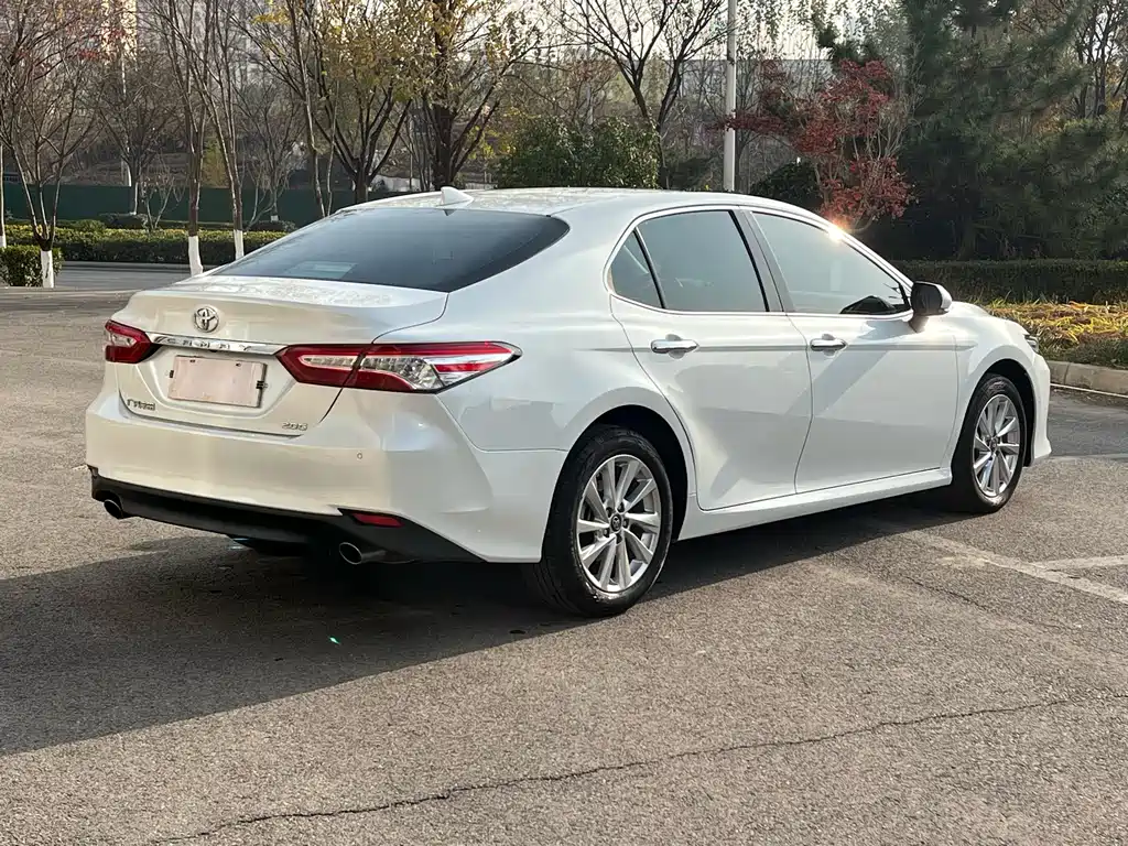 TOYOTA CAMRY