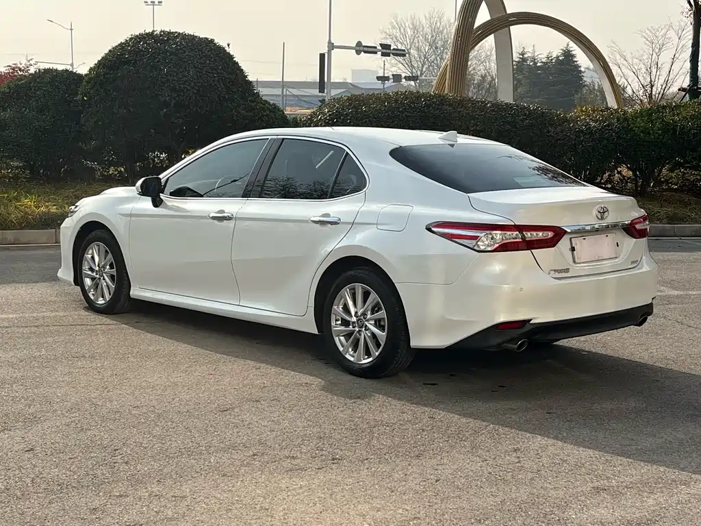 TOYOTA CAMRY