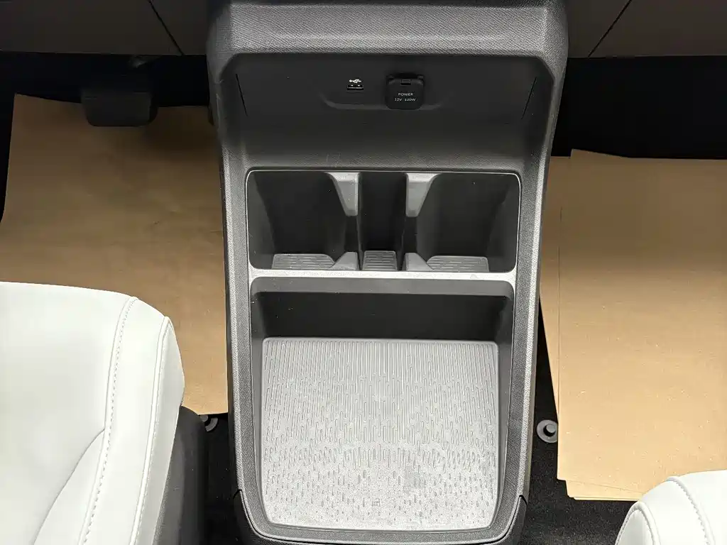 SAIC MAXUS CHASE G70