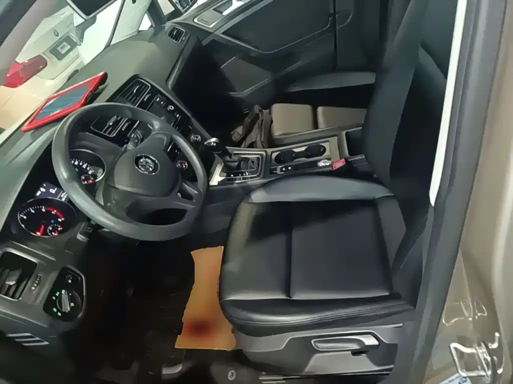 Volkswagen Golf — миниатюра 15
