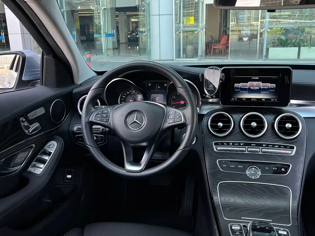 Mercedes-Benz C-Class — миниатюра 17